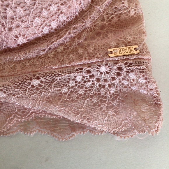 PINK VICTORIAS SECRET LACE WIRELESS PUSH UP BRA SIZE MEDIUM - Picture 16 of 16
